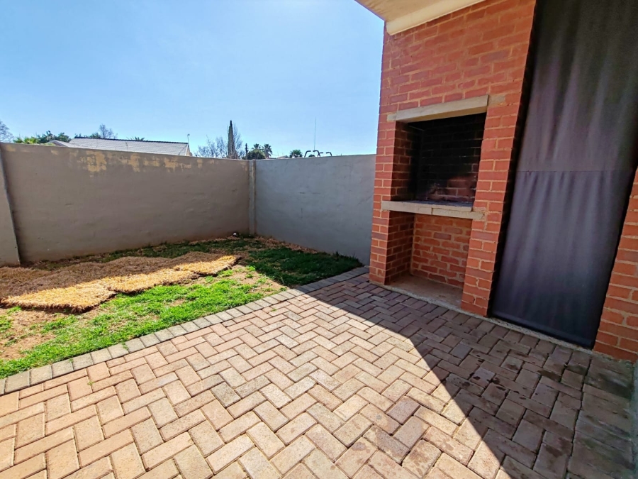 2 Bedroom Property for Sale in Grimbeeck Park North West